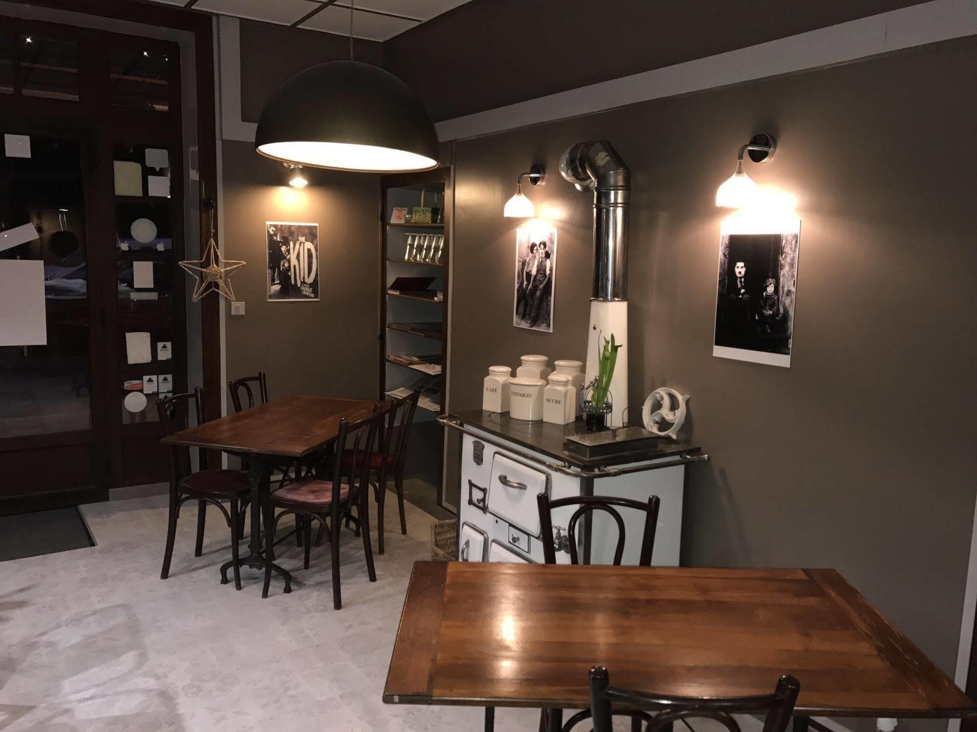 Hotel L'Edgar Port-Lesney Zewnętrze zdjęcie