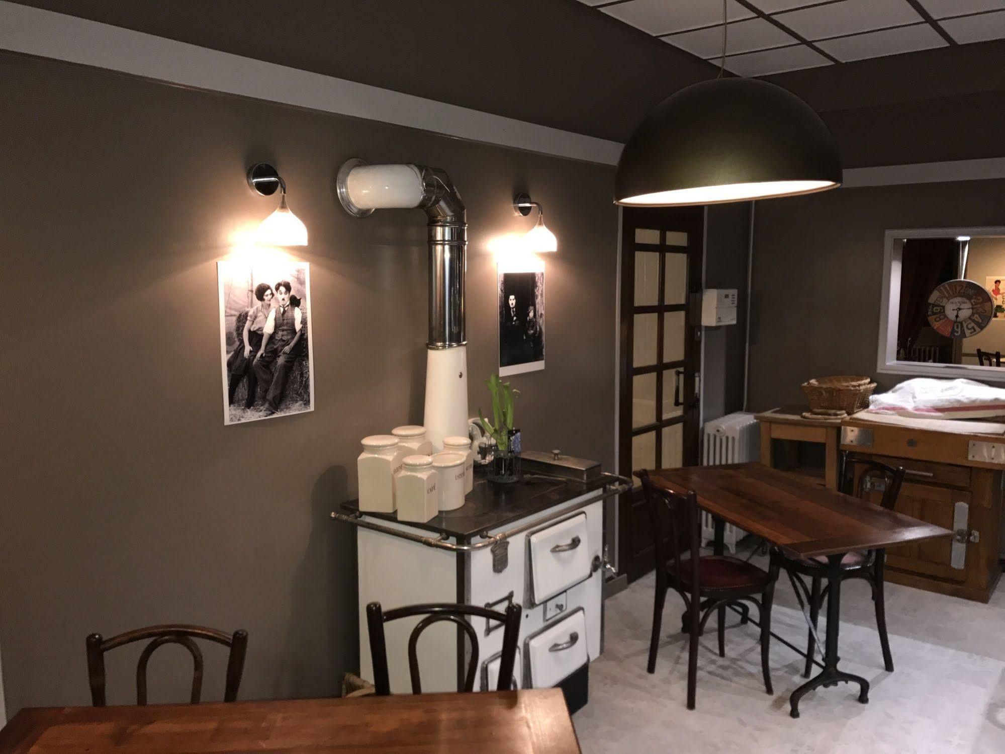 Hotel L'Edgar Port-Lesney Zewnętrze zdjęcie